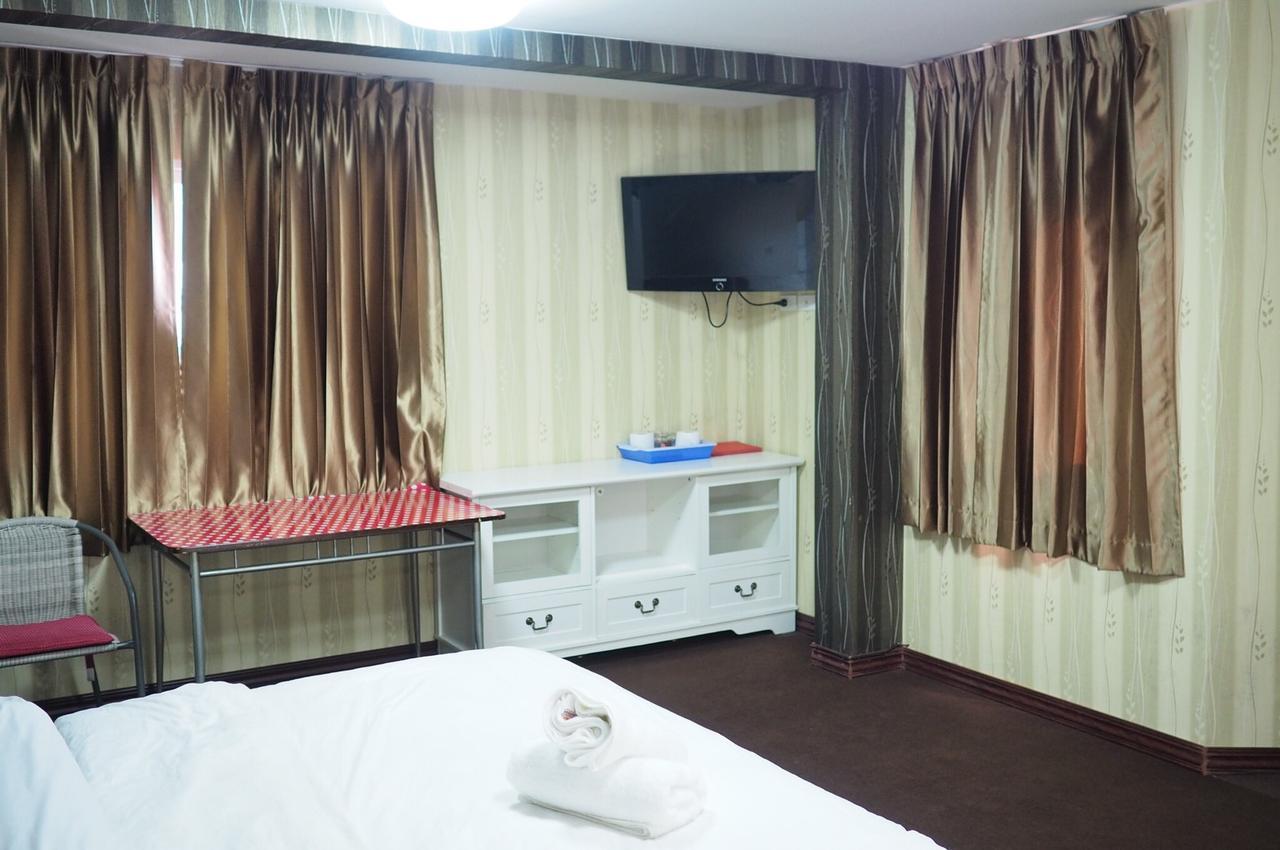 Hari Om Delhi Darbar Hotell Pattaya Exteriör bild