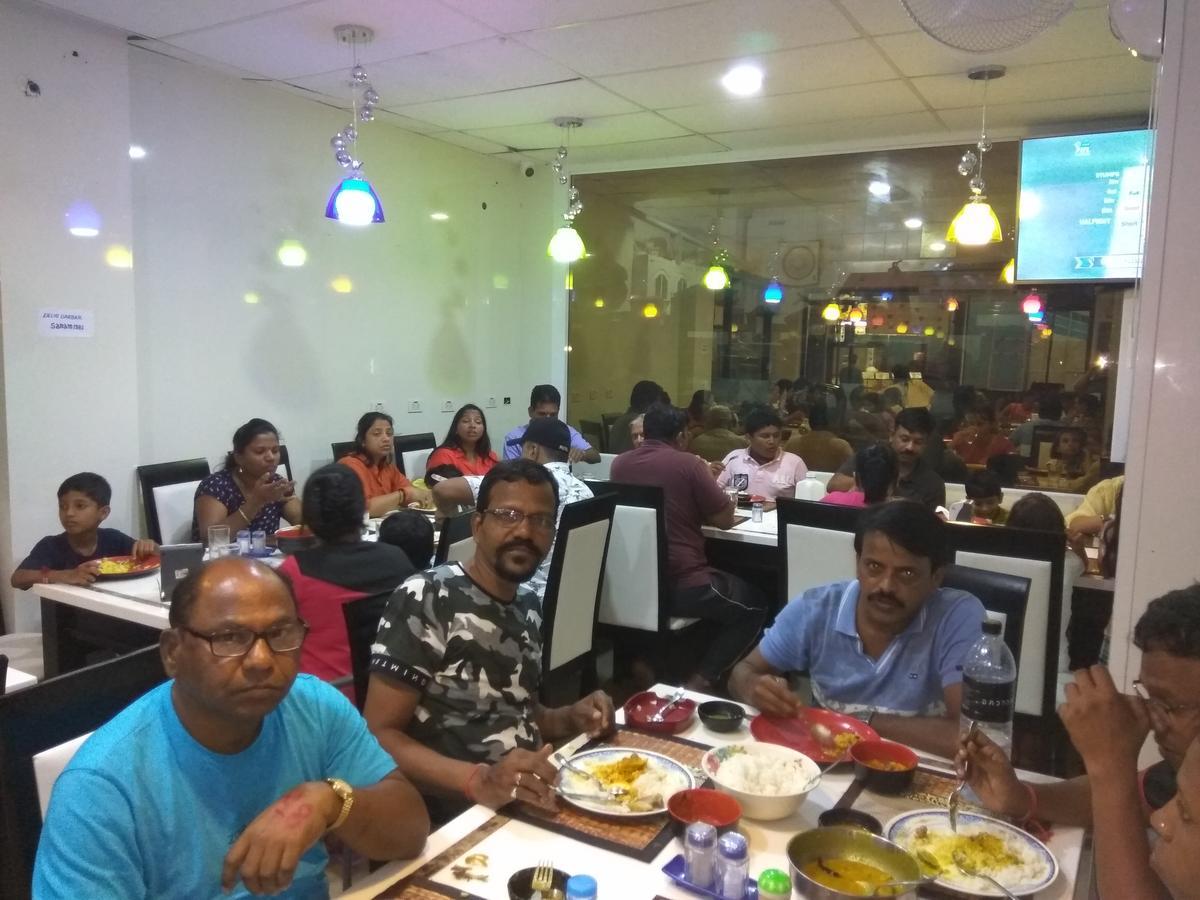 Hari Om Delhi Darbar Hotell Pattaya Exteriör bild