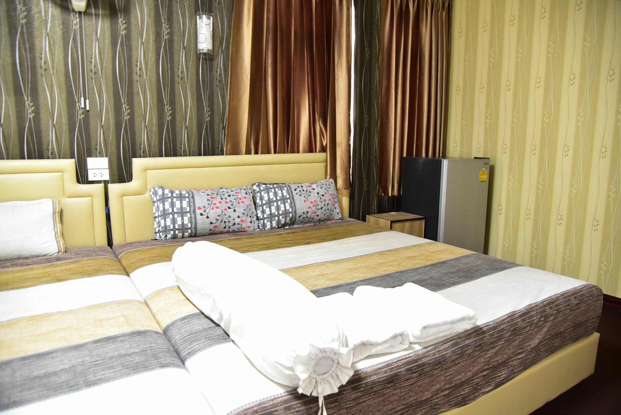 Hari Om Delhi Darbar Hotell Pattaya Exteriör bild