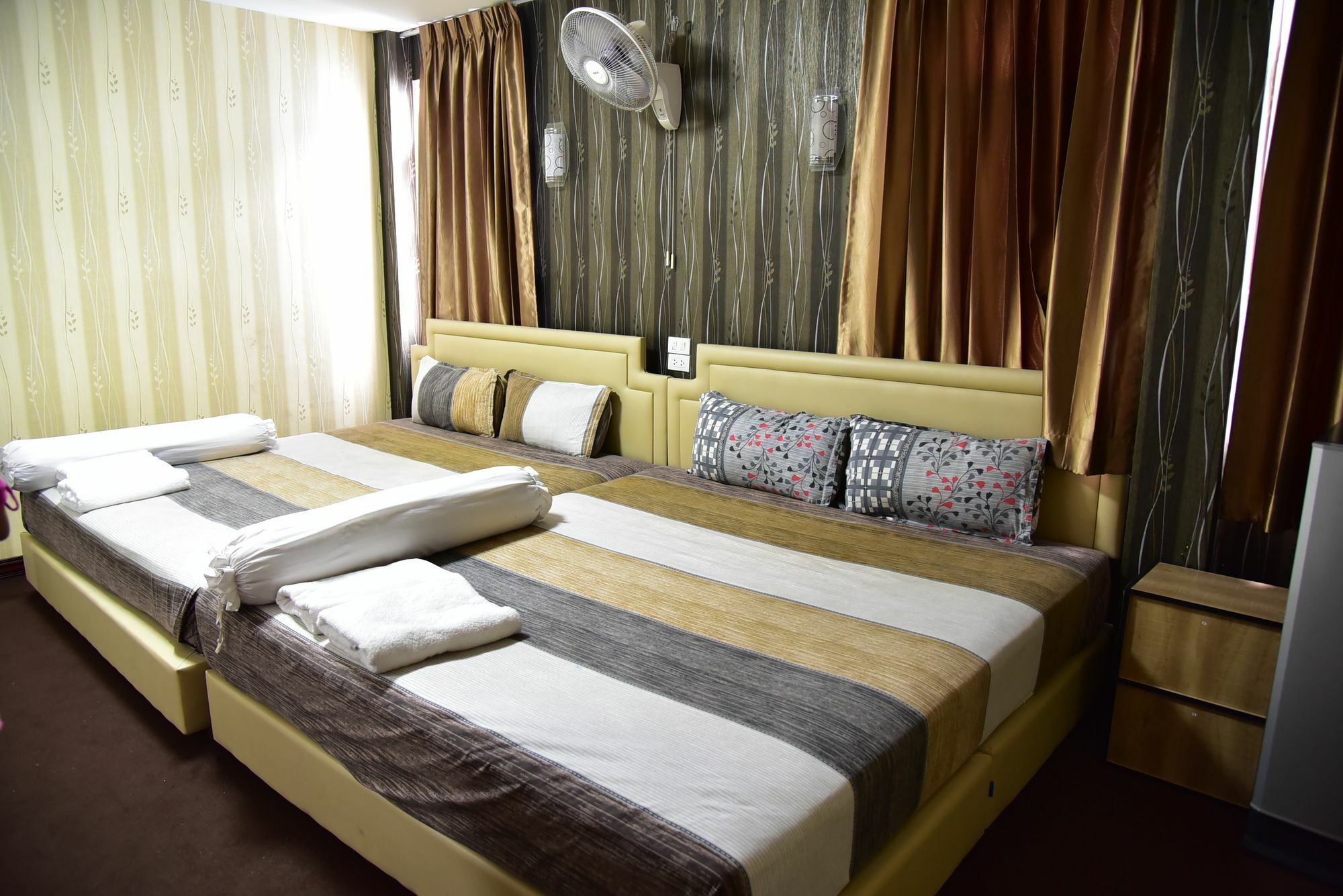 Hari Om Delhi Darbar Hotell Pattaya Exteriör bild
