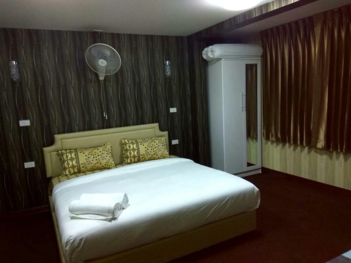 Hari Om Delhi Darbar Hotell Pattaya Exteriör bild